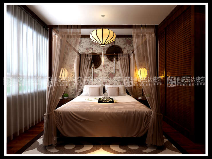主卧室放的是帷幔床，轻盈的白色纱幔，搭配特殊的床头吊灯，放慢了时光。
