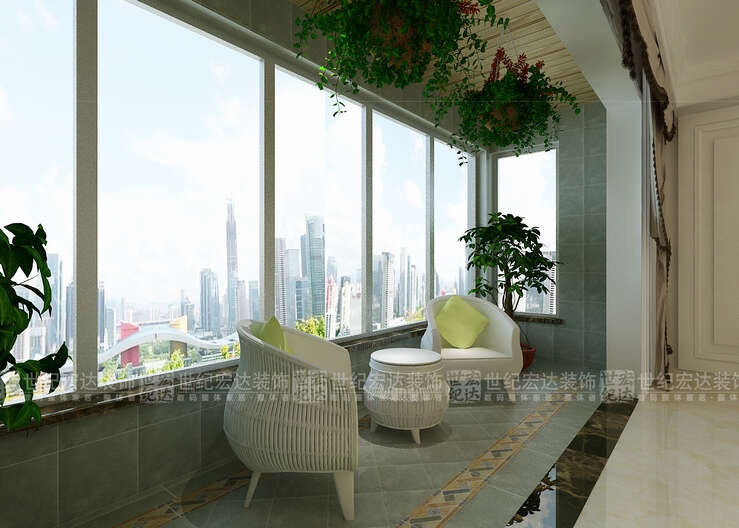 阳台的通透设计使得客厅更加通透，并且增加了绿色植物的点缀，增加休闲气息。